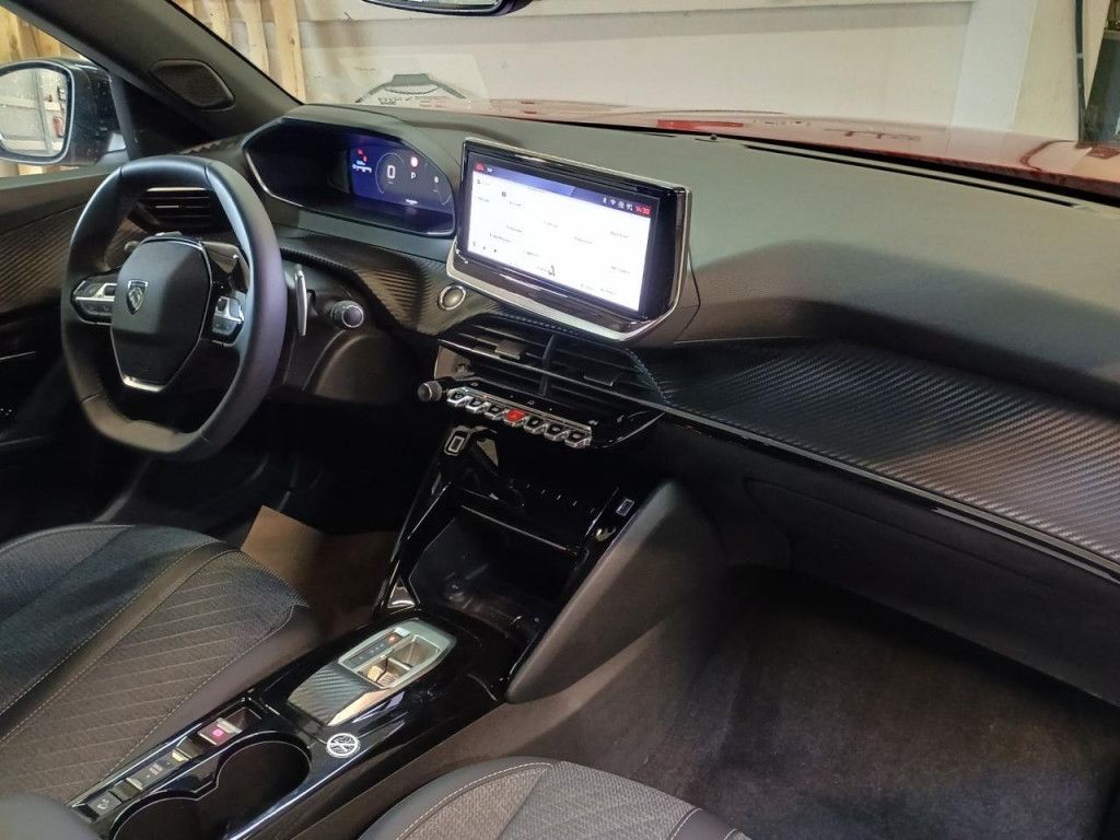 Peugeot 2008 Allure PureTech AT8 LED-Licht NAVI R-Kamera