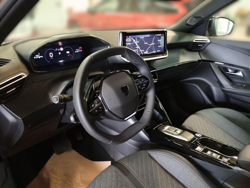Peugeot 2008 Allure PureTech AT8 LED-Licht NAVI R-Kamera