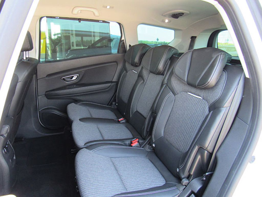 Renault Grand Scenic TCe AT7 Techno 7-Sitze FullLED Navi