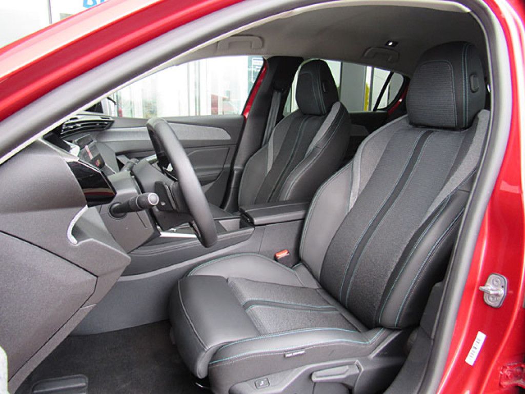 Peugeot 308 Allure PureTech AT8 Sitzhzg R-Kamera PDC