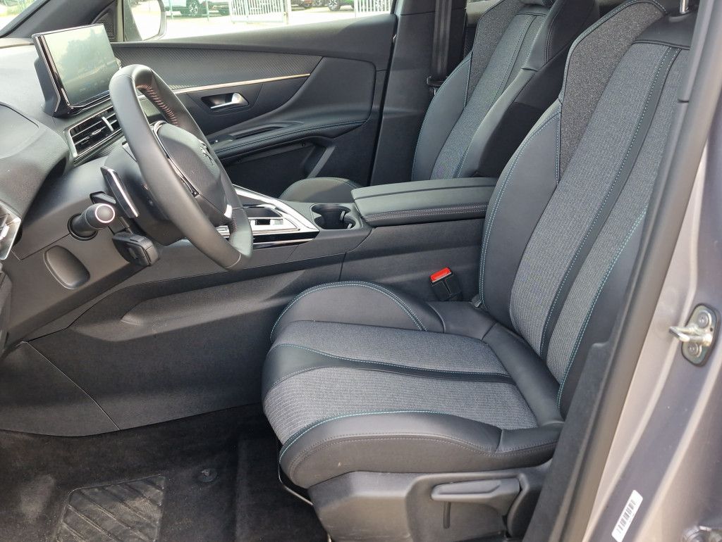 Peugeot 3008 PureTech 130 Allure AT LED Navi Kamera 360