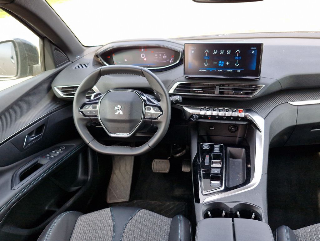 Peugeot 3008 PureTech 130 Allure AT LED Navi Kamera 360