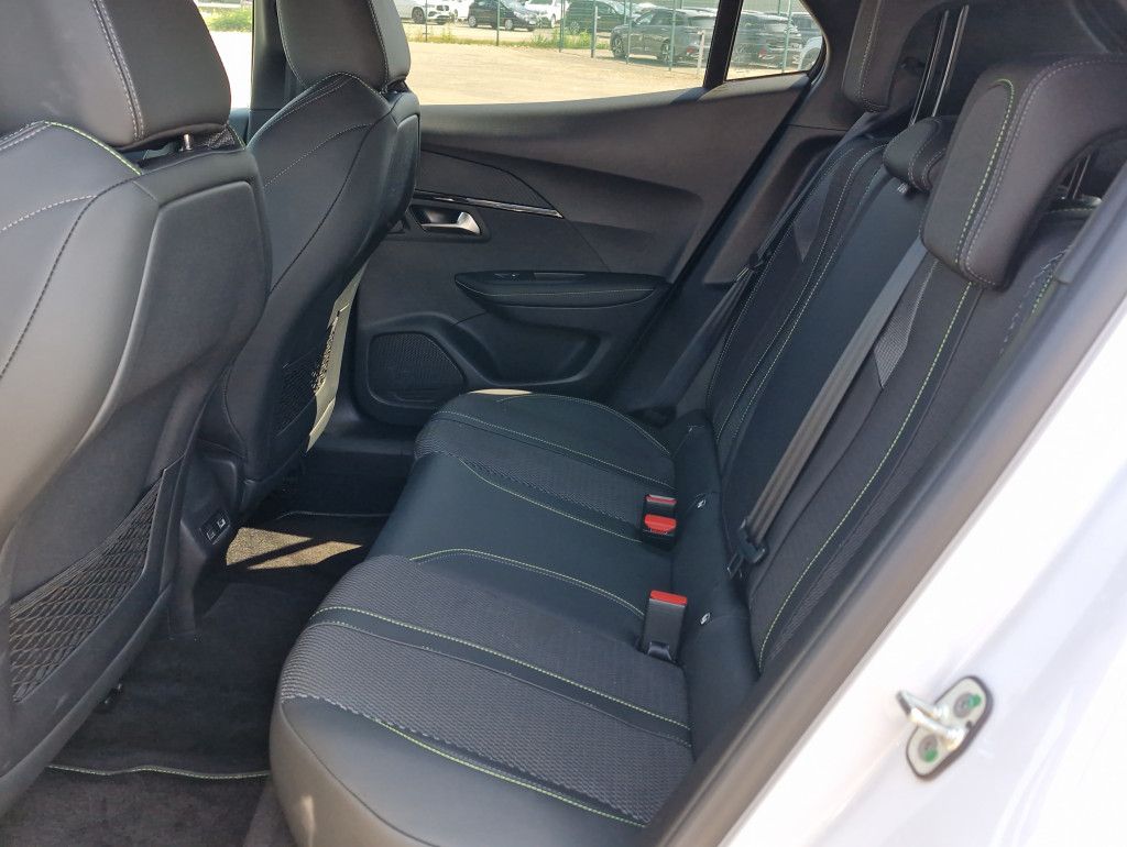 Peugeot 2008 PureTech 130 GT AT LED Navi Kamera360 PDC A