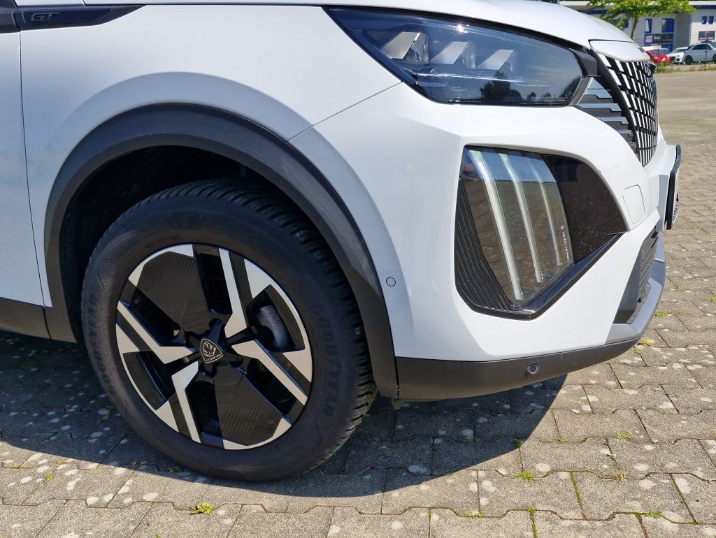 Peugeot 2008 PureTech 130 GT AT LED Navi Kamera360 PDC A