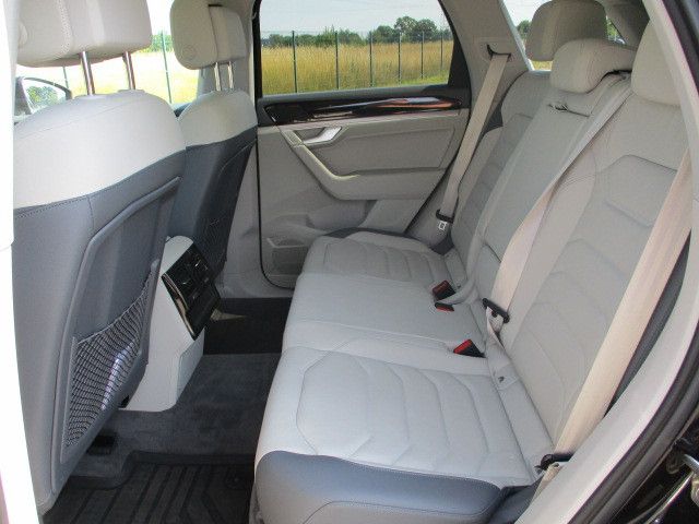 Volkswagen Touareg 3.0 TDI AT 4Motion Elegance AHK ACC SHZ