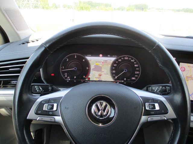 Volkswagen Touareg 3.0 TDI AT 4Motion Elegance AHK ACC SHZ