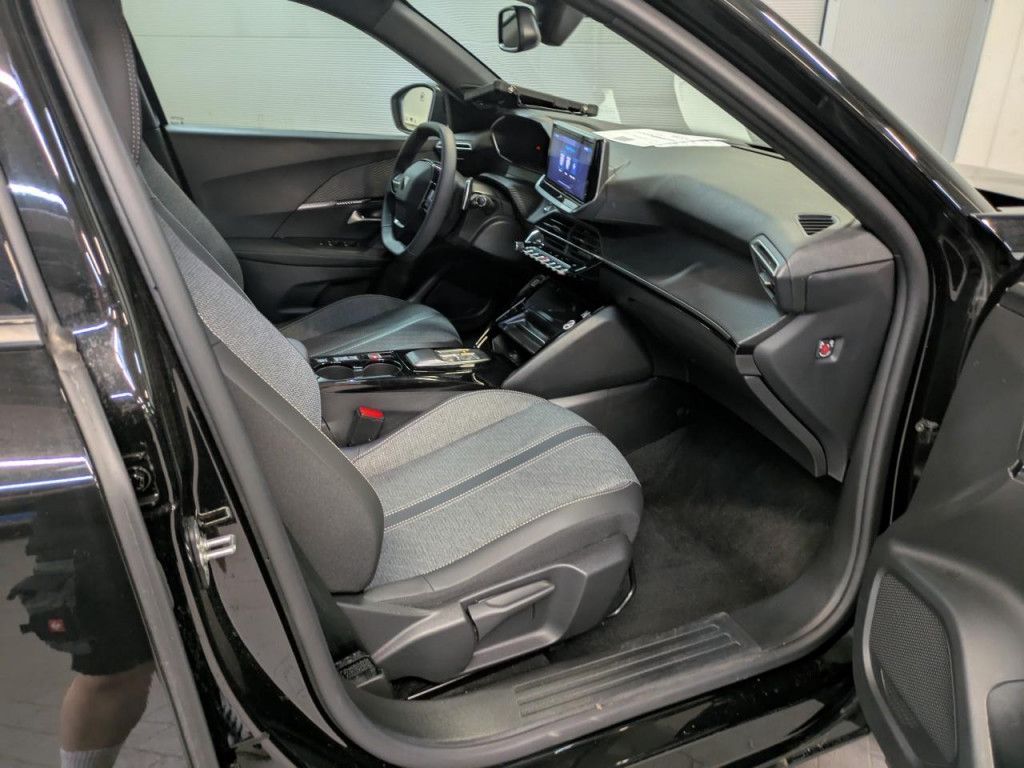Peugeot 2008 PureTech 130 Allure AT LED Navi Kamera 360