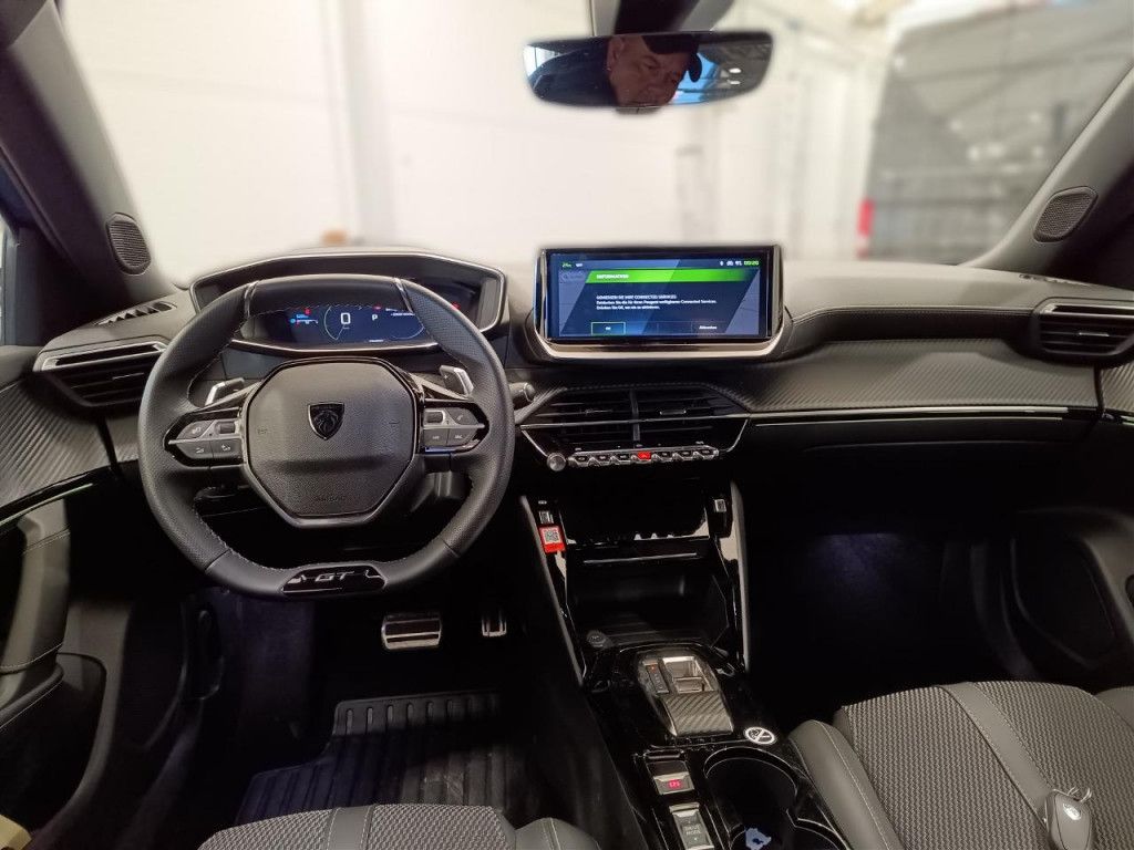 Peugeot 2008 PureTech 130 Allure AT LED Navi Kamera 360