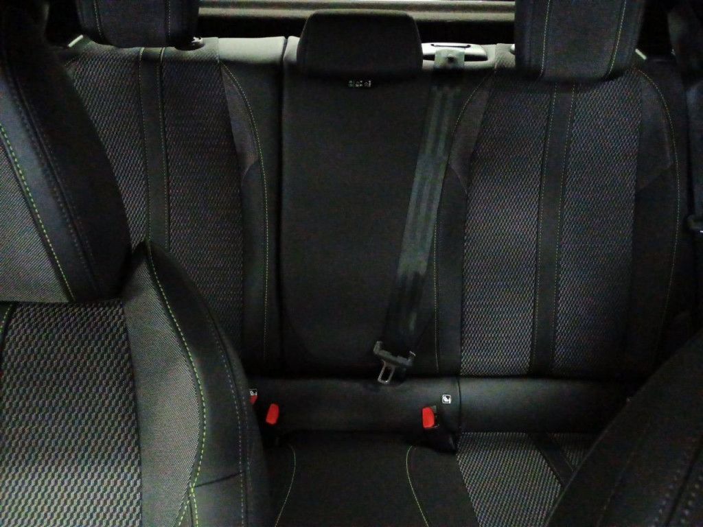 Peugeot 208 Hybrid 145 e-DSC GT AT LED Kamera 360 PDC AC
