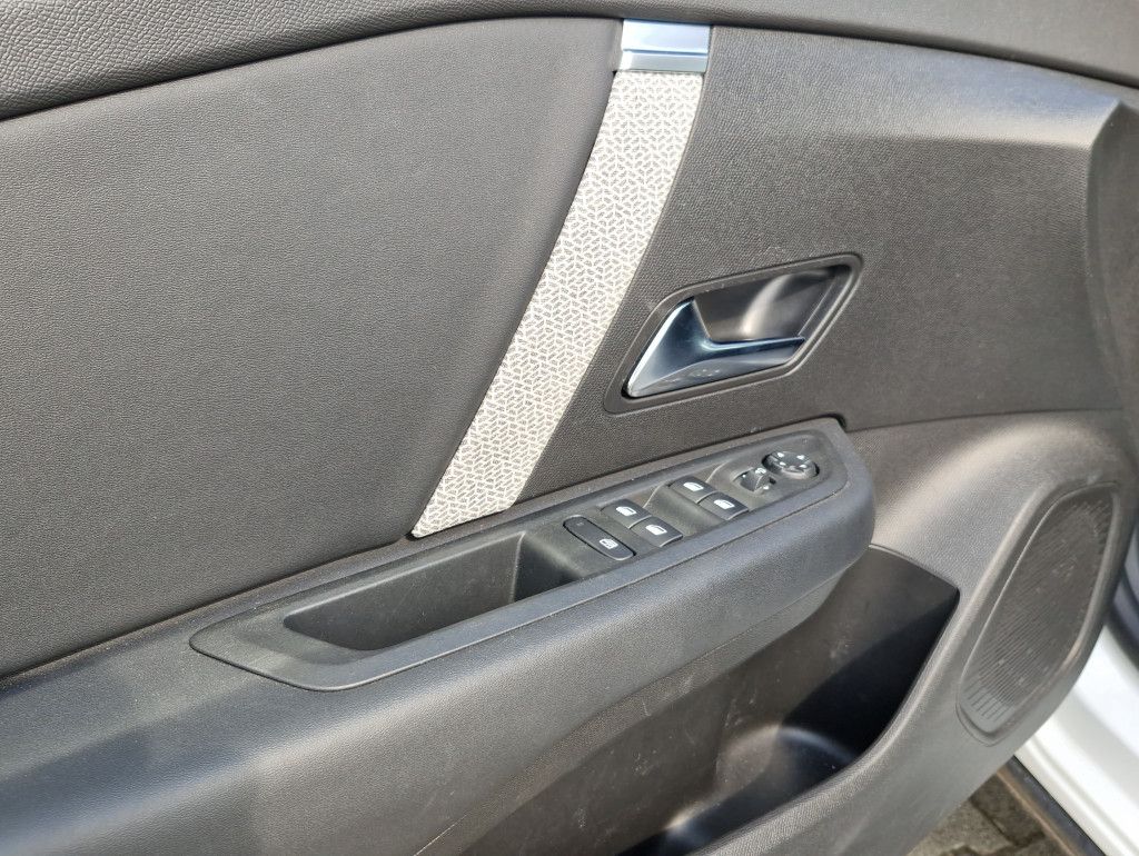 Citroën C4 PureTech 130 Max AT LED Navi Kamera 360 HeadU