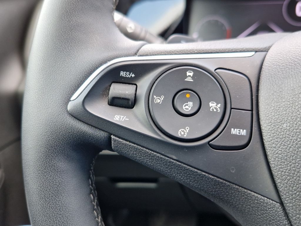 Opel Grandland 1.2 Turbo Ultimate AT Navi Alcantara L