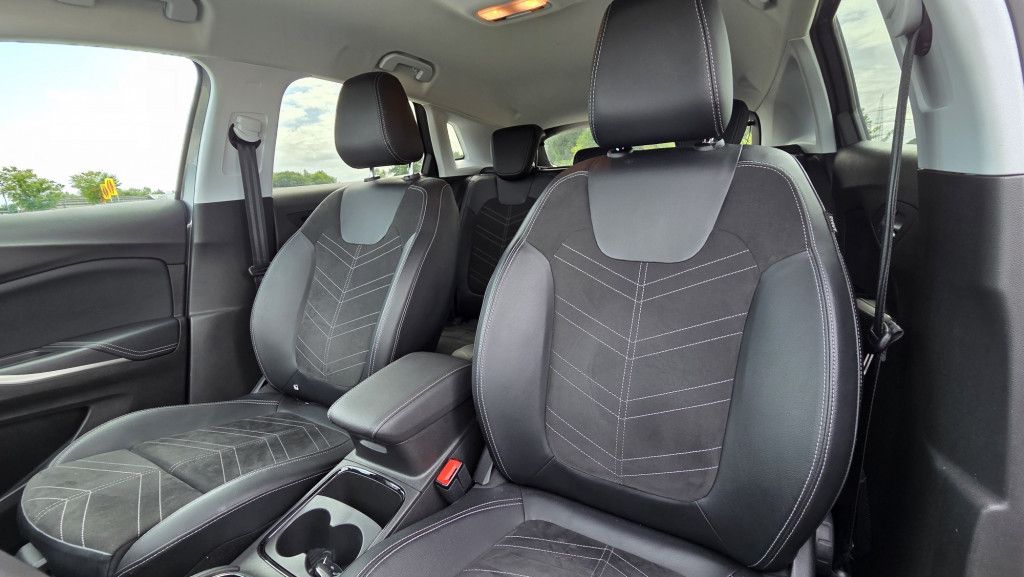 Opel Grandland 1.2 Turbo Ultimate AT Navi Alcantara L