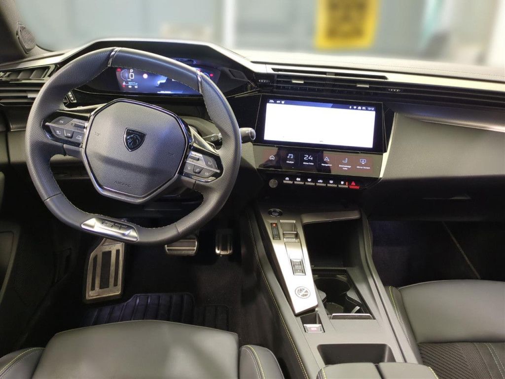 Peugeot 308 SW PureTech GT AT LED Navi Kamera SHZ PDC AC