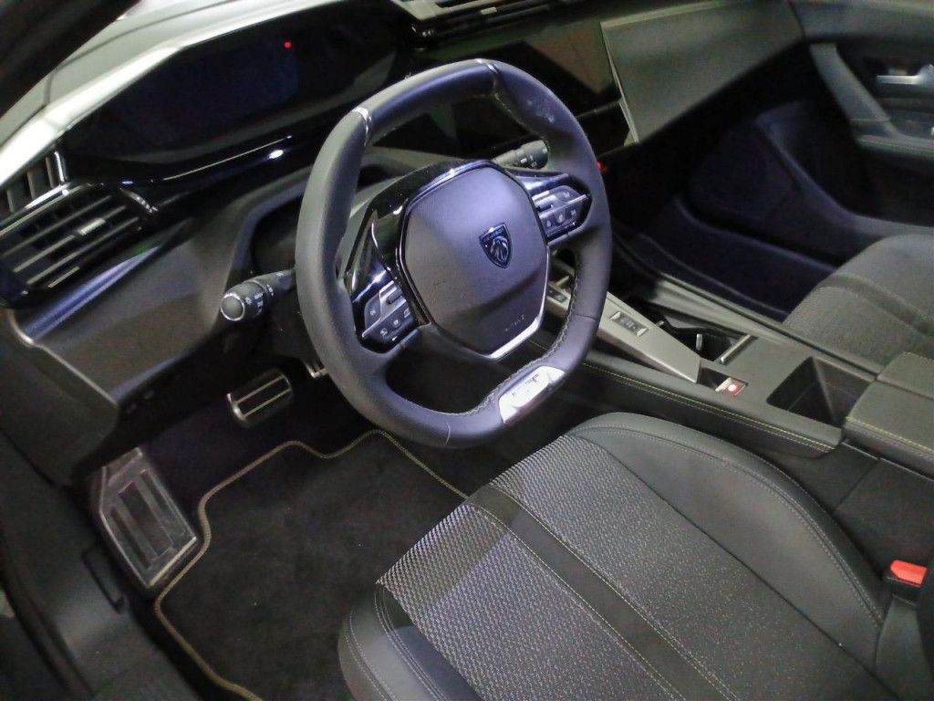 Peugeot 308 SW PureTech 130 GT AT LED Navi Kamera PDC To