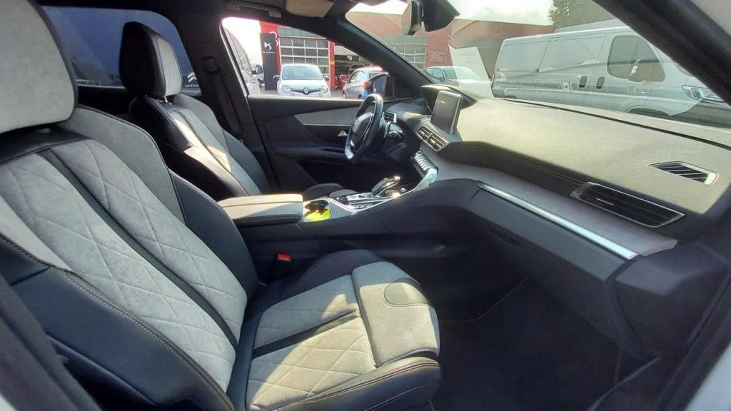 Peugeot 3008 PHEV 300 e- AT GT Pano Alcantara LED Navi S