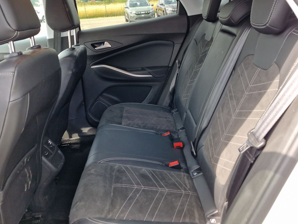 Opel Grandland 1.5 D Ultimate AT Navi Alcantara LED+