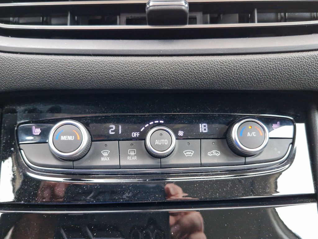 Opel Grandland 1.5 D Ultimate AT Navi Alcantara LED+