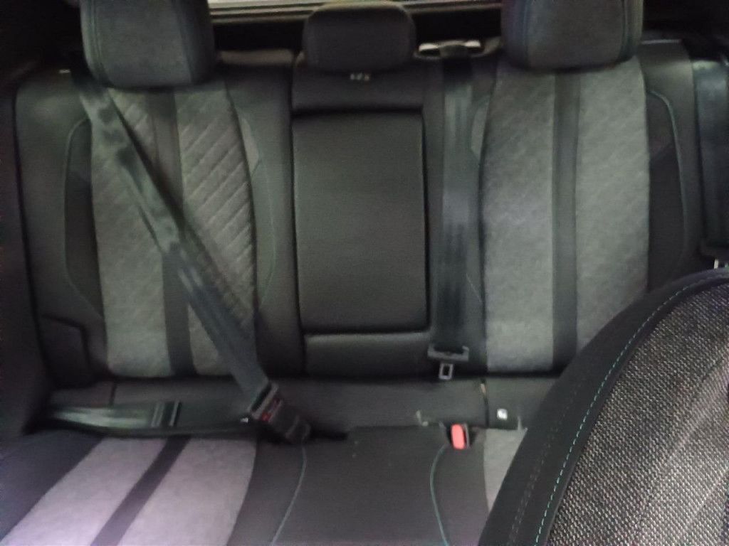Peugeot 408 PureTech 130 Allure AT LED Navi Kamera SHZ
