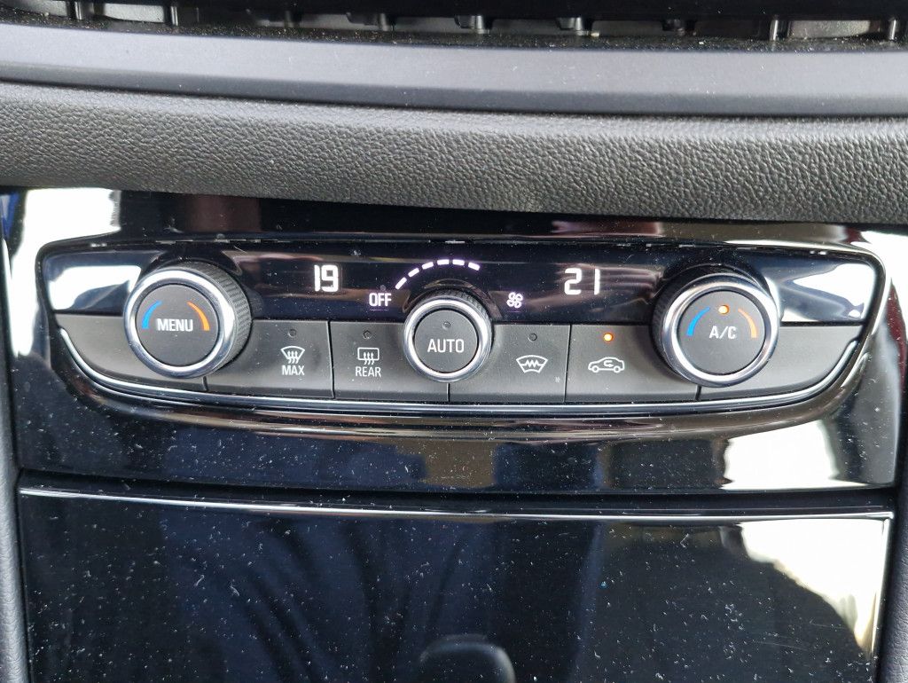 Opel Grandland 1.2 Turbo Elegance LED AGR Kamera Tote
