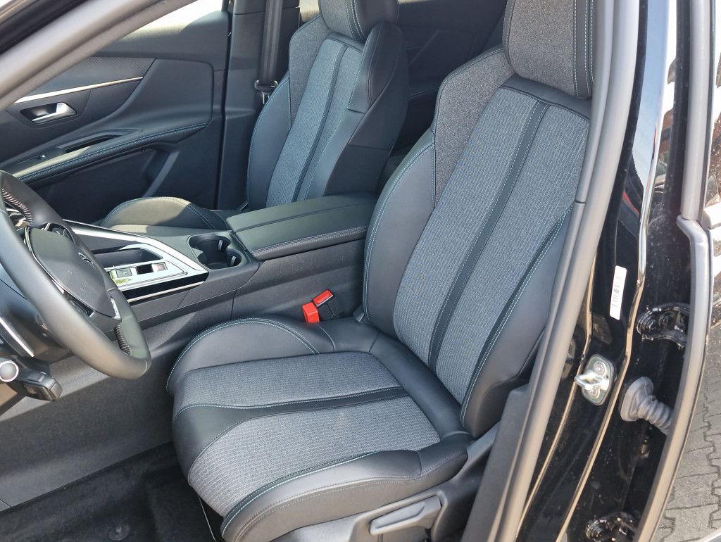 Peugeot 3008 Hybrid 145 e-DSC Allure LED Navi Kamera SHZ