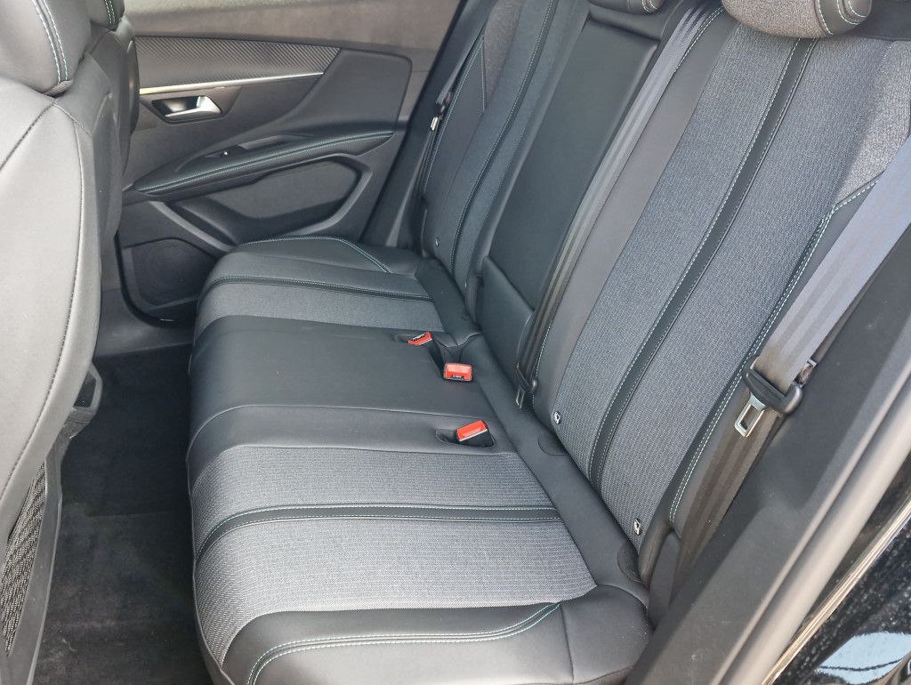 Peugeot 3008 Hybrid 145 e-DSC Allure LED Navi Kamera SHZ