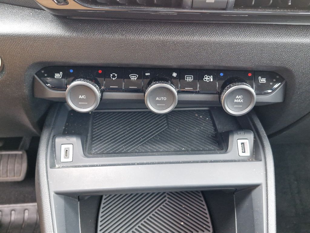 Citroën C4 PureTech 130 Plus AT LED Navi Kamera SHZ Keyl