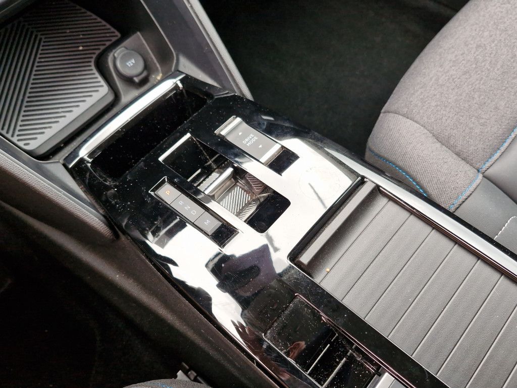 Citroën C4 PureTech 130 Plus AT LED Navi Kamera SHZ Keyl