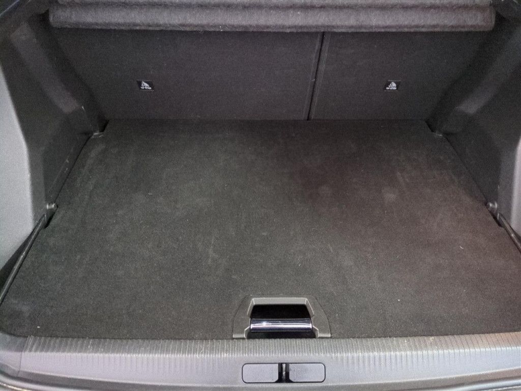 Peugeot 2008 Pure Tech 130 GT AT LED Navi Kamera PDC ACC