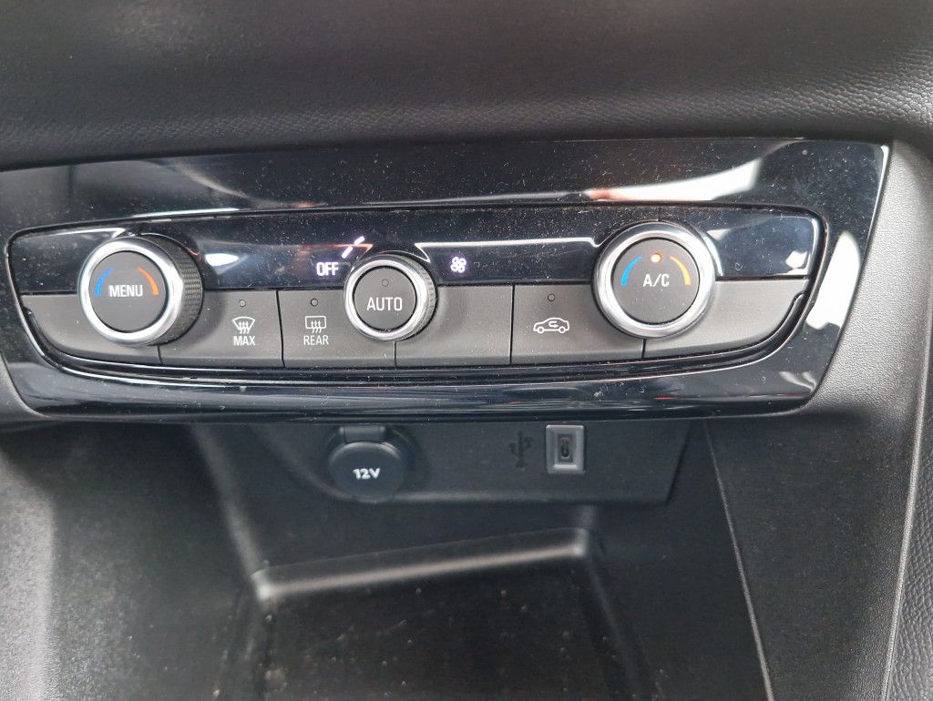 Opel Corsa F 1.2 Turbo GS LED Navi Pano Kamera Toter