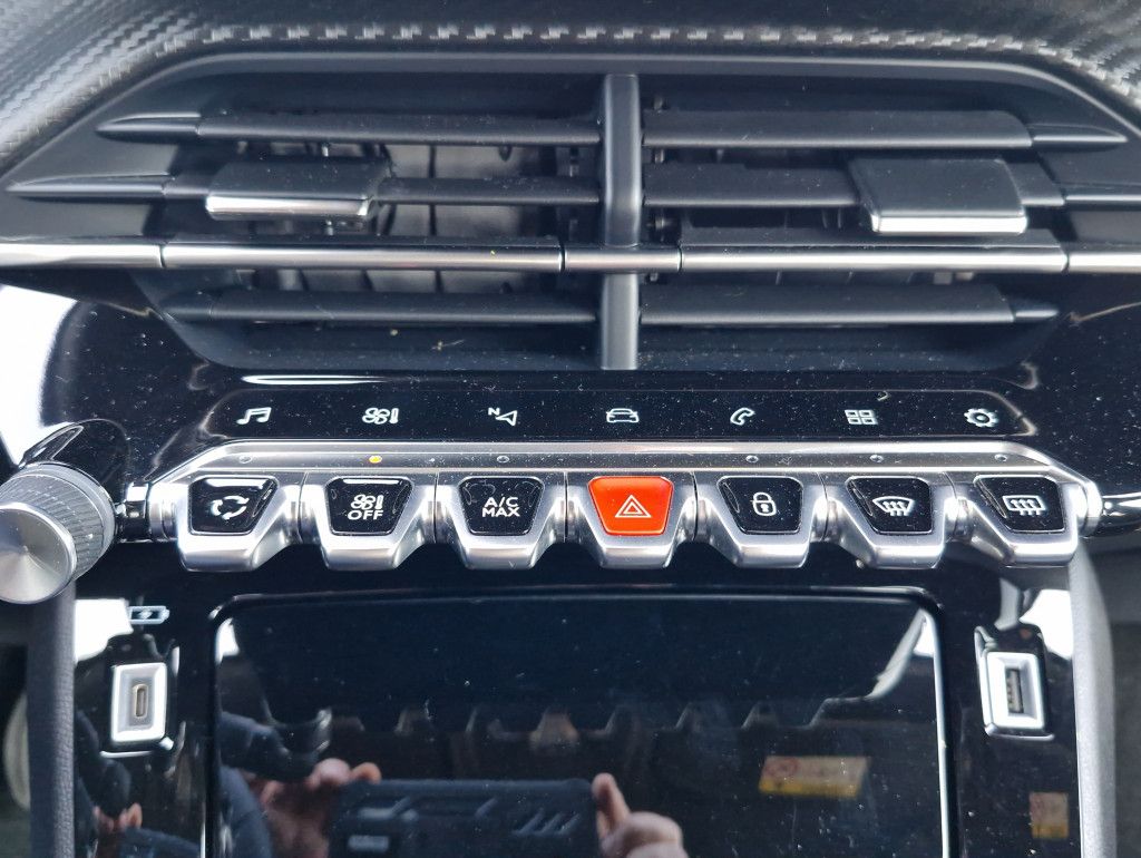 Peugeot 2008 PureTech 100 Allure Pack LED Navi PDC Alu 1
