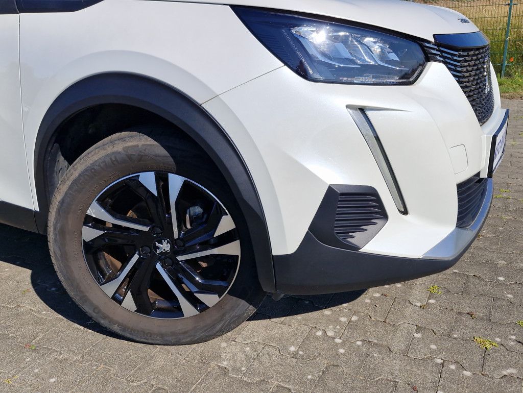 Peugeot 2008 PureTech 100 Allure Pack LED Navi PDC Alu 1