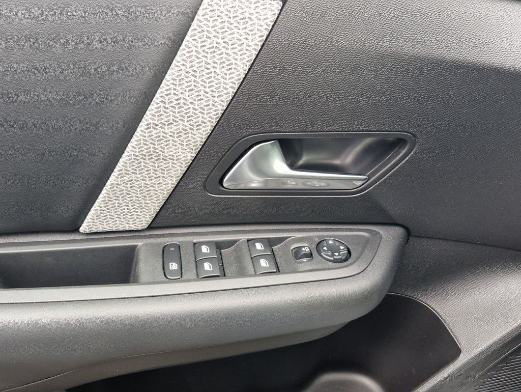Citroën C4 PureTech 130 Feel Pack Navi LED Kamera Alu 18