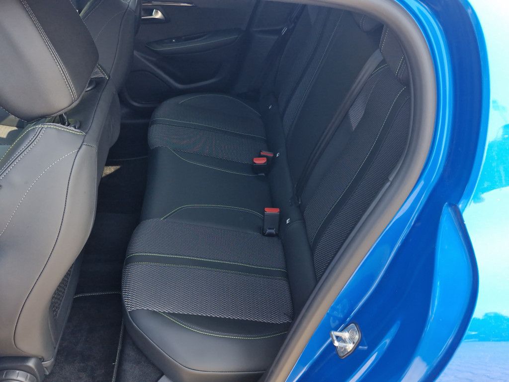 Peugeot 208 Hybrid 145 e-DSC GT AT Navi LED+ Kamera 360