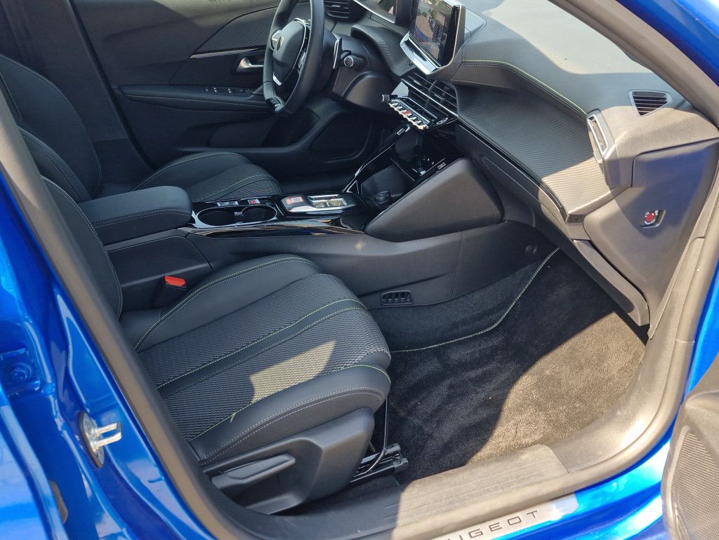 Peugeot 208 Hybrid 145 e-DSC GT AT Navi LED+ Kamera 360