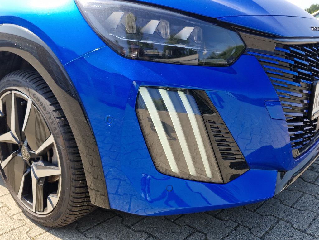 Peugeot 208 Hybrid 145 e-DSC GT AT Navi LED+ Kamera 360