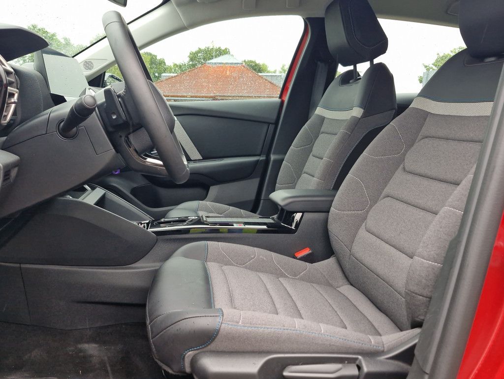 Citroën C4 PureTech 130 Plus AT LED Kamera PDC CarPlay A