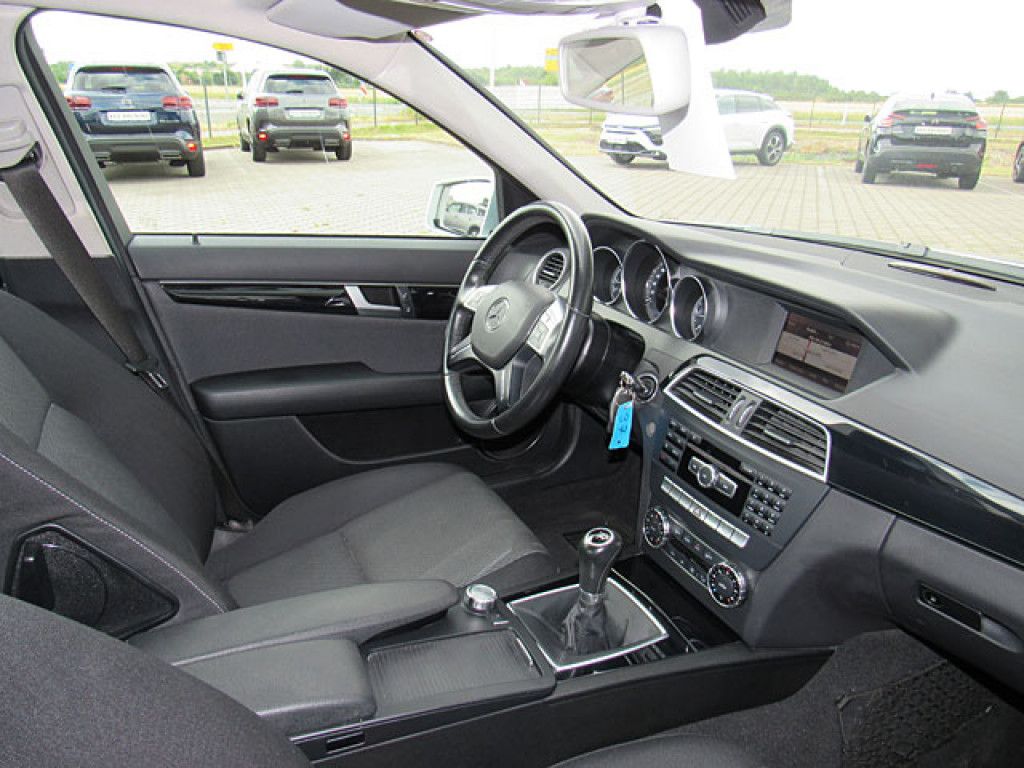 Mercedes-Benz C 180 CDI BlueEfficiency Sitzhzg NAVI Parktronic