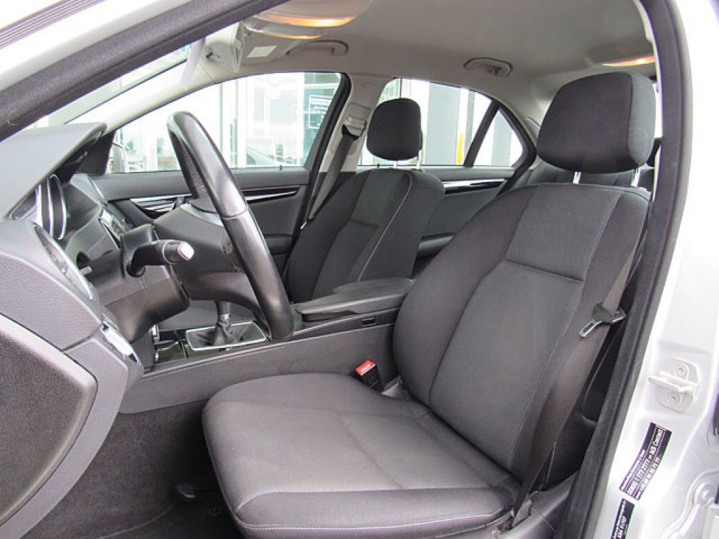 Mercedes-Benz C 180 CDI BlueEfficiency Sitzhzg NAVI Parktronic
