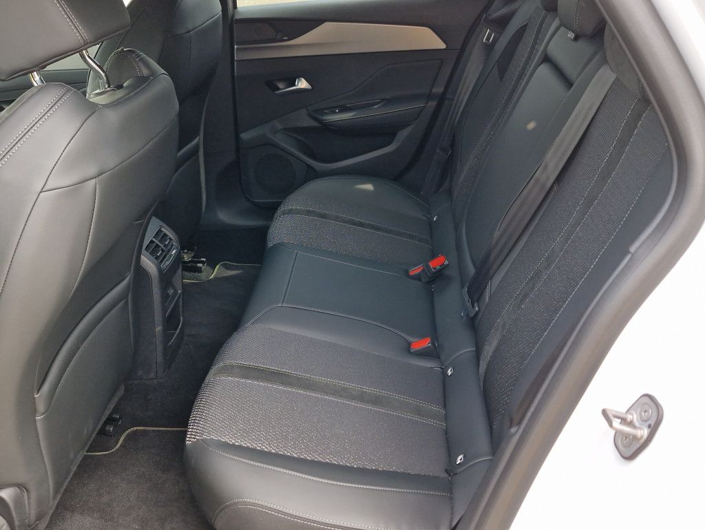 Peugeot 308 SW PureTech 130 GT AT Matrix Navi Kamera360