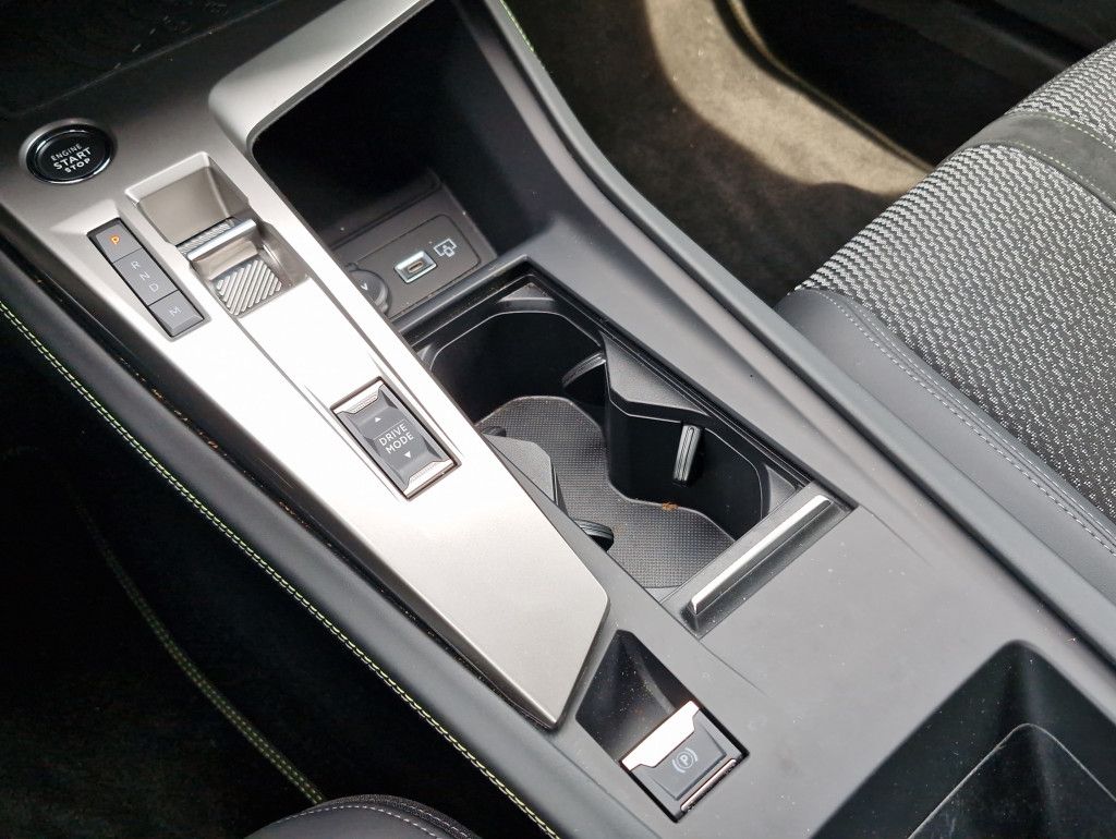 Peugeot 308 SW PureTech 130 GT AT Matrix Navi Kamera360