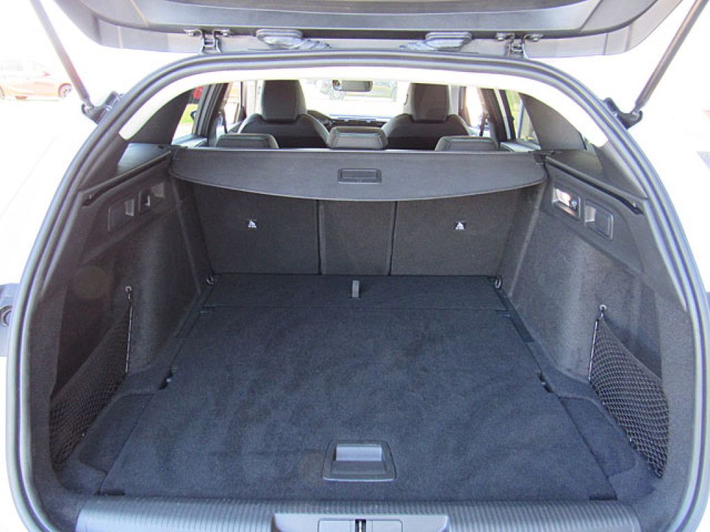 Peugeot 308 SW Allure PureTech LED-Licht NAVI Sitzhzg R-