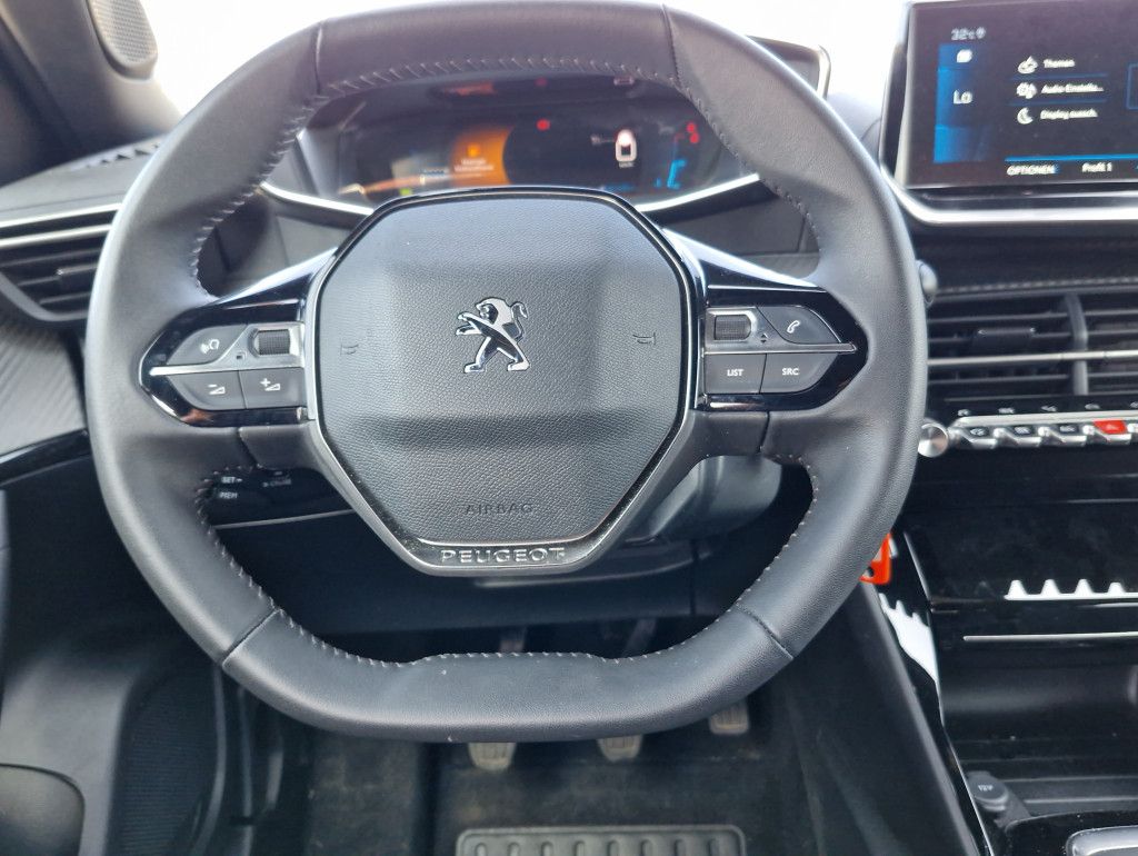 Peugeot 2008 PureTech 130 Allure LED Navi PDC Alu 17