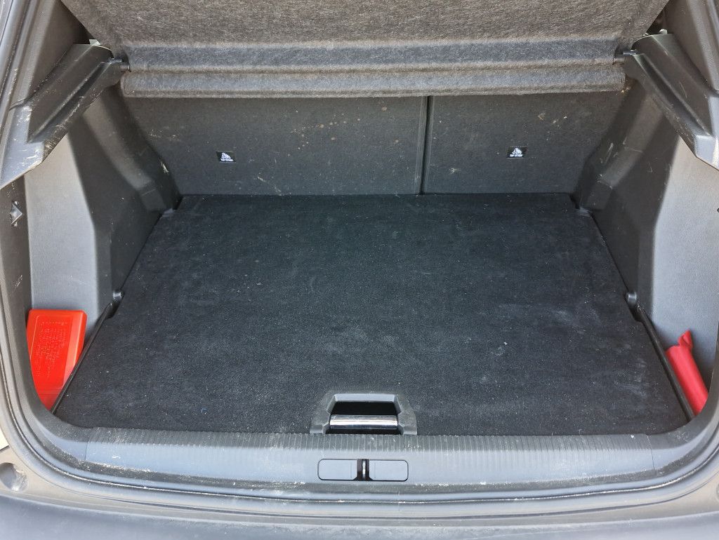 Peugeot 2008 PureTech 130 Allure LED Navi PDC Alu 17