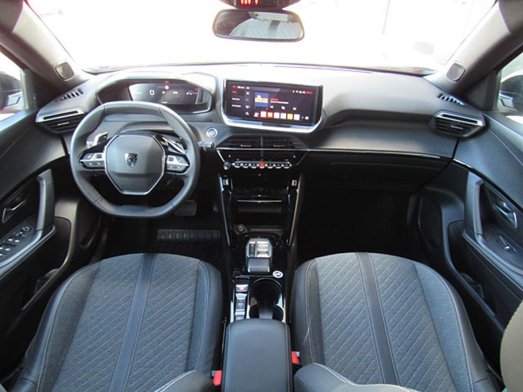 Peugeot 2008 Allure PureTech AT8 LED-Licht NAVI R-Kamera