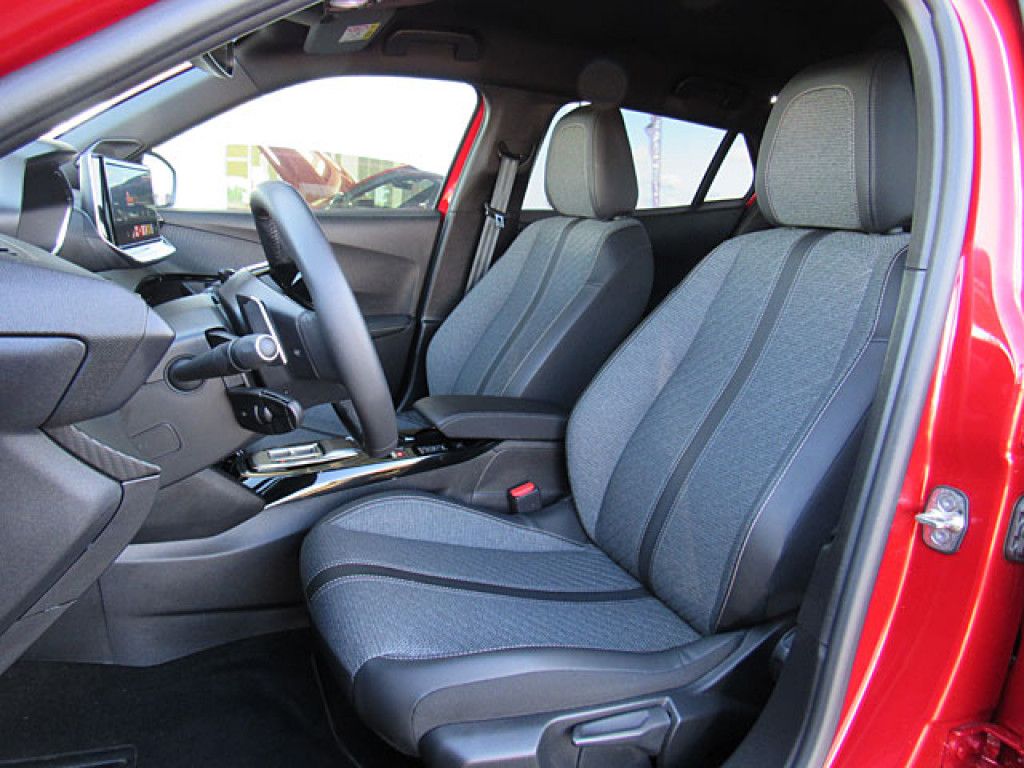 Peugeot 2008 Allure PureTech AT8 LED-Licht NAVI R-Kamera