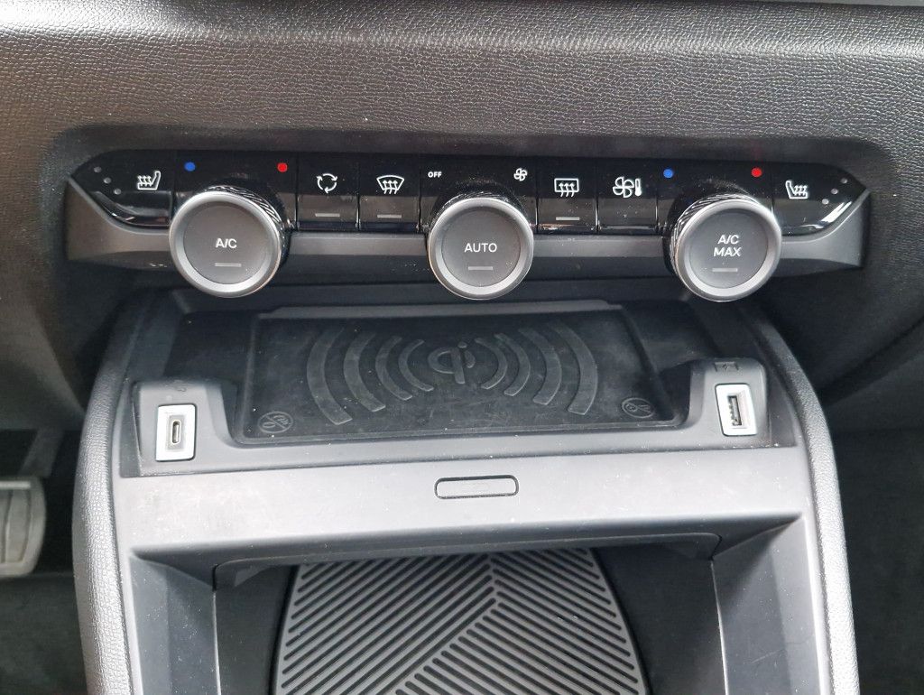 Citroën C4 PureTech 130 Max AT LED Navi Pano Kamera 360