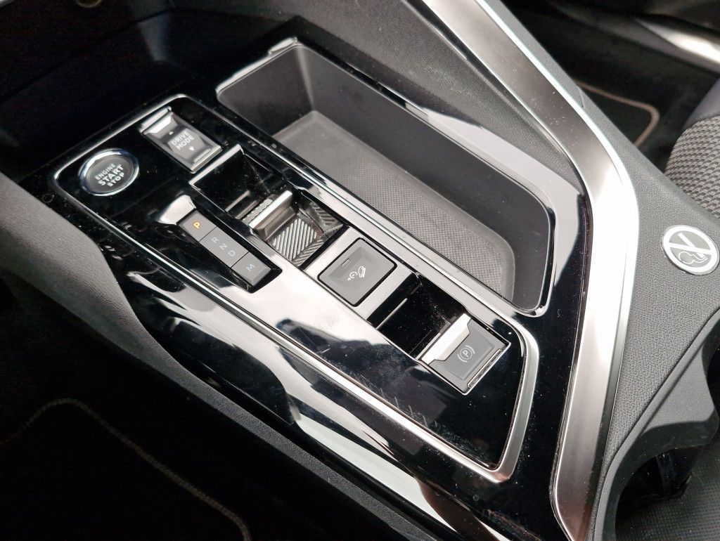 Peugeot 5008 BlueHDi 130 GT AT LED Navi Kamera SHZ ACC 7
