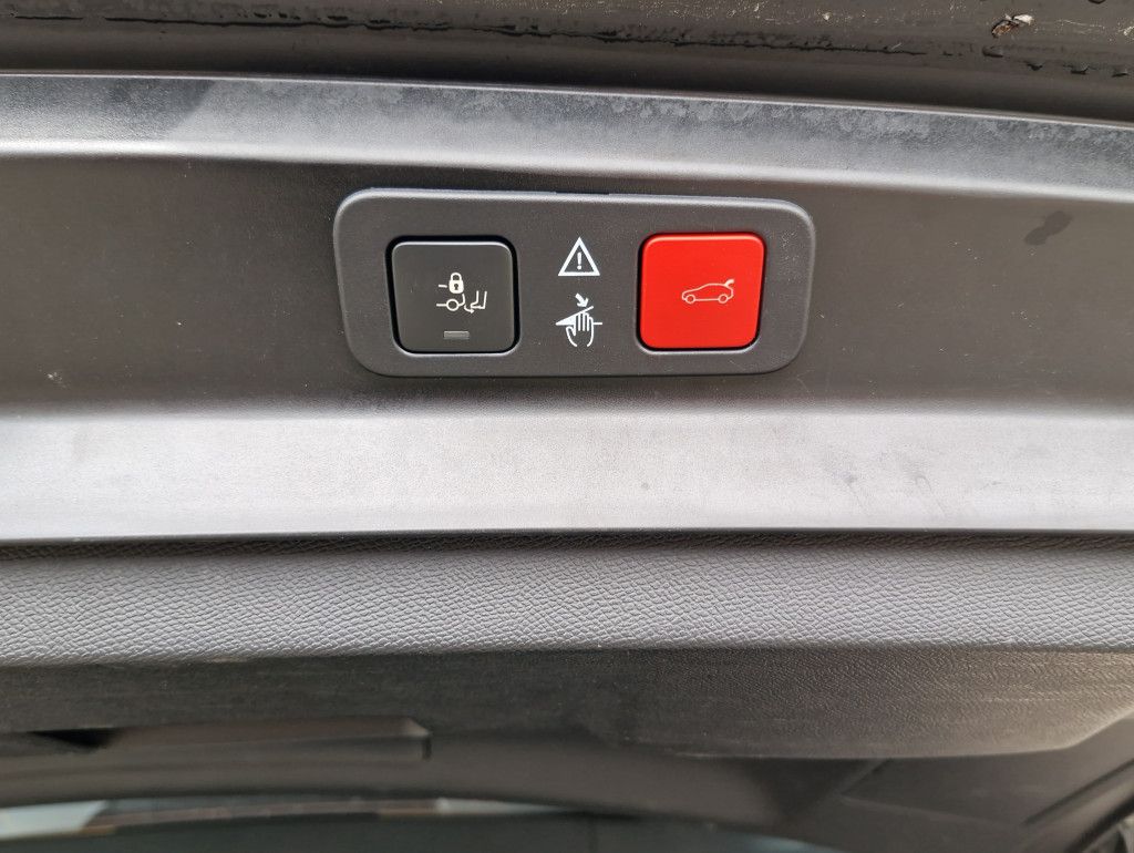 Peugeot 5008 BlueHDi 130 GT AT LED Navi Kamera SHZ ACC 7