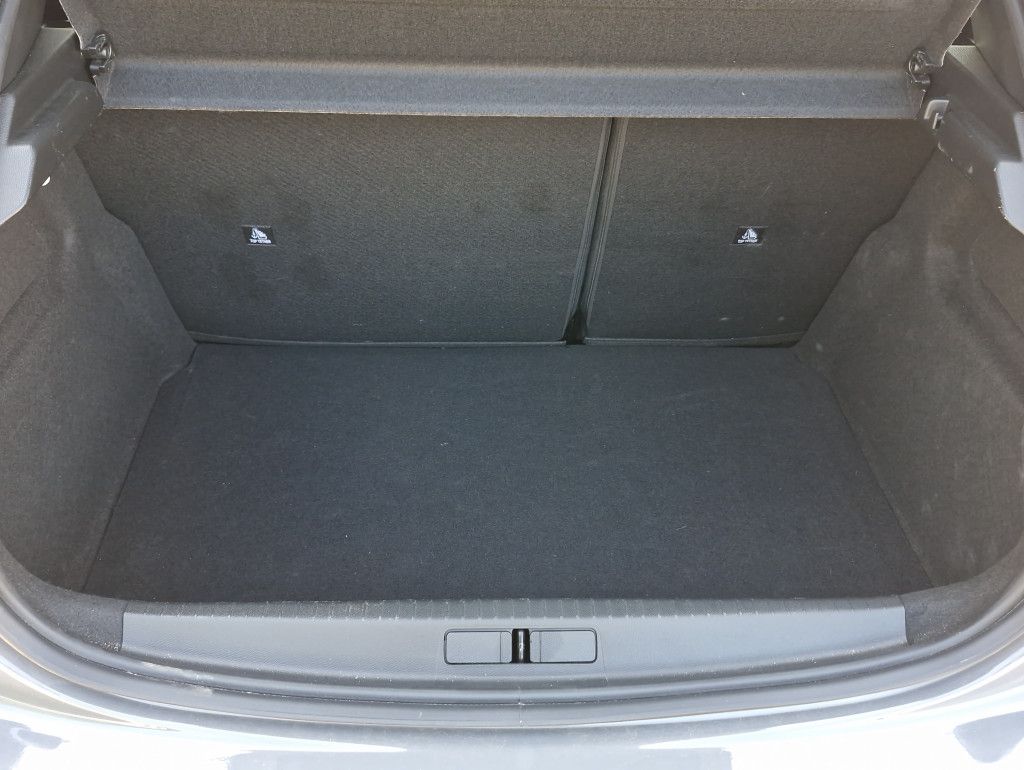 Peugeot 208 PureTech 100 Allure AT LED Kamera PDC CarPla