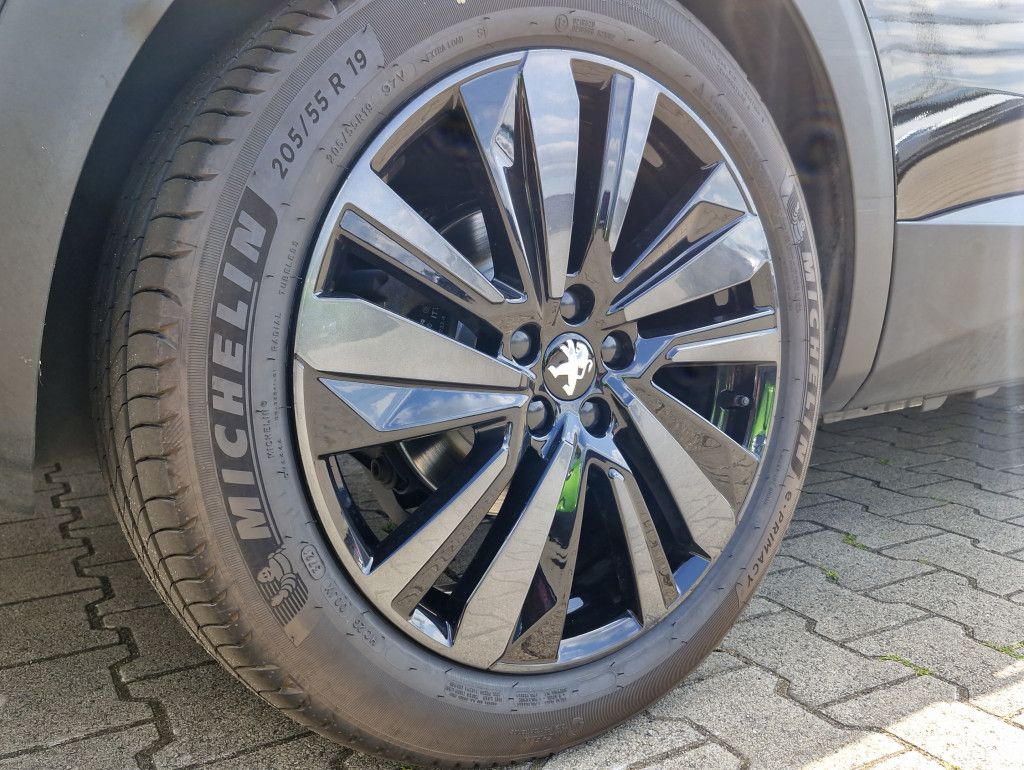 Peugeot 3008 PHEV 300 e-AT GT LED Navi Pano AHK Kamera S